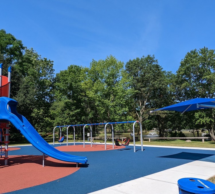 Veterans Park and Playground (private for town residents) (Orangeburg,&nbspNY)